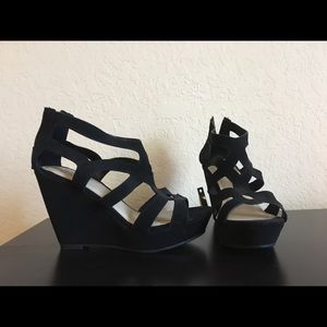 Black Wedges